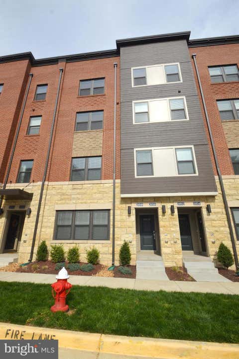Townhouse For Rent - 20508 Milbridge Terrace<br/> ASHBURN, VA 20147
