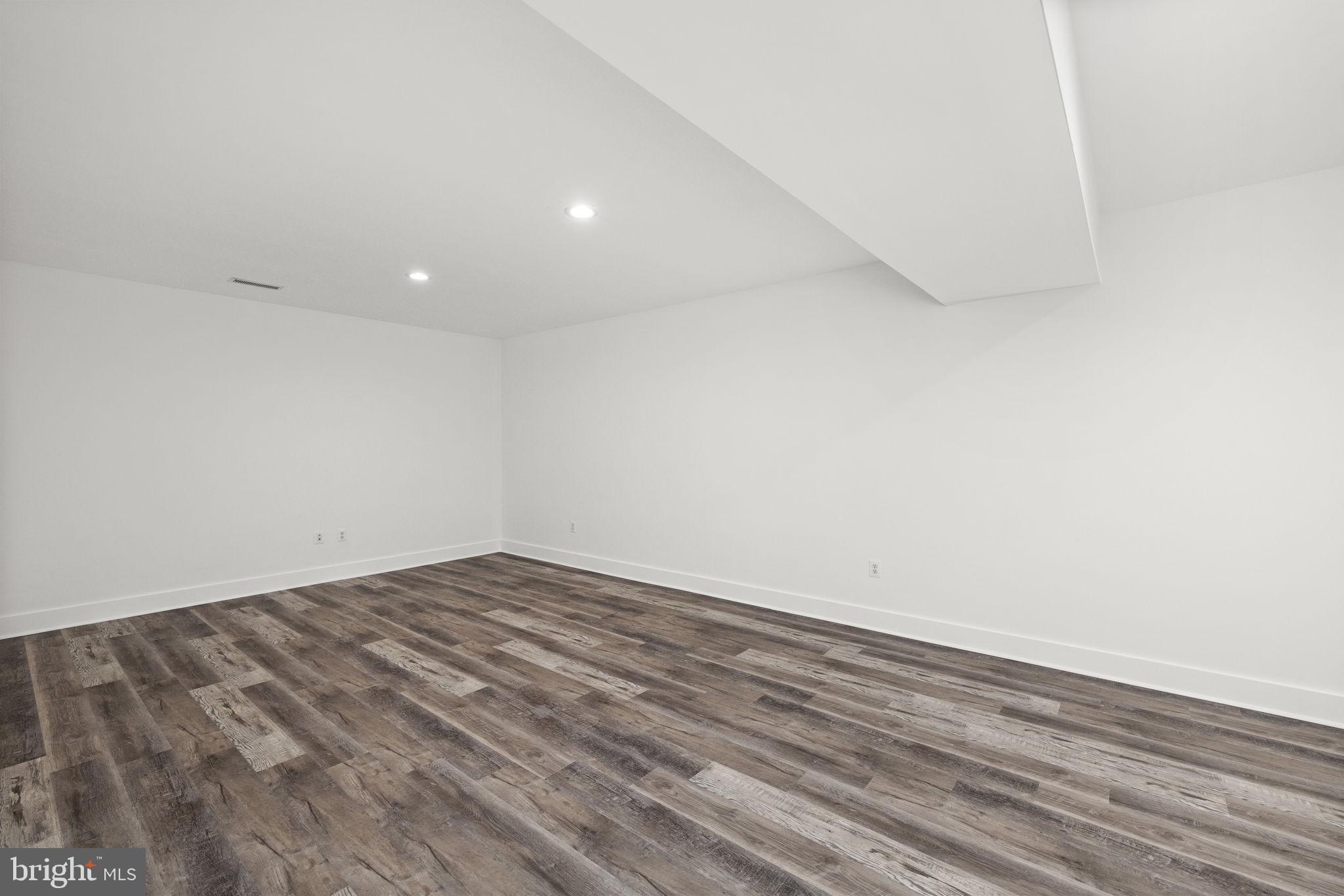 ELK CREEK LANDING - Residential