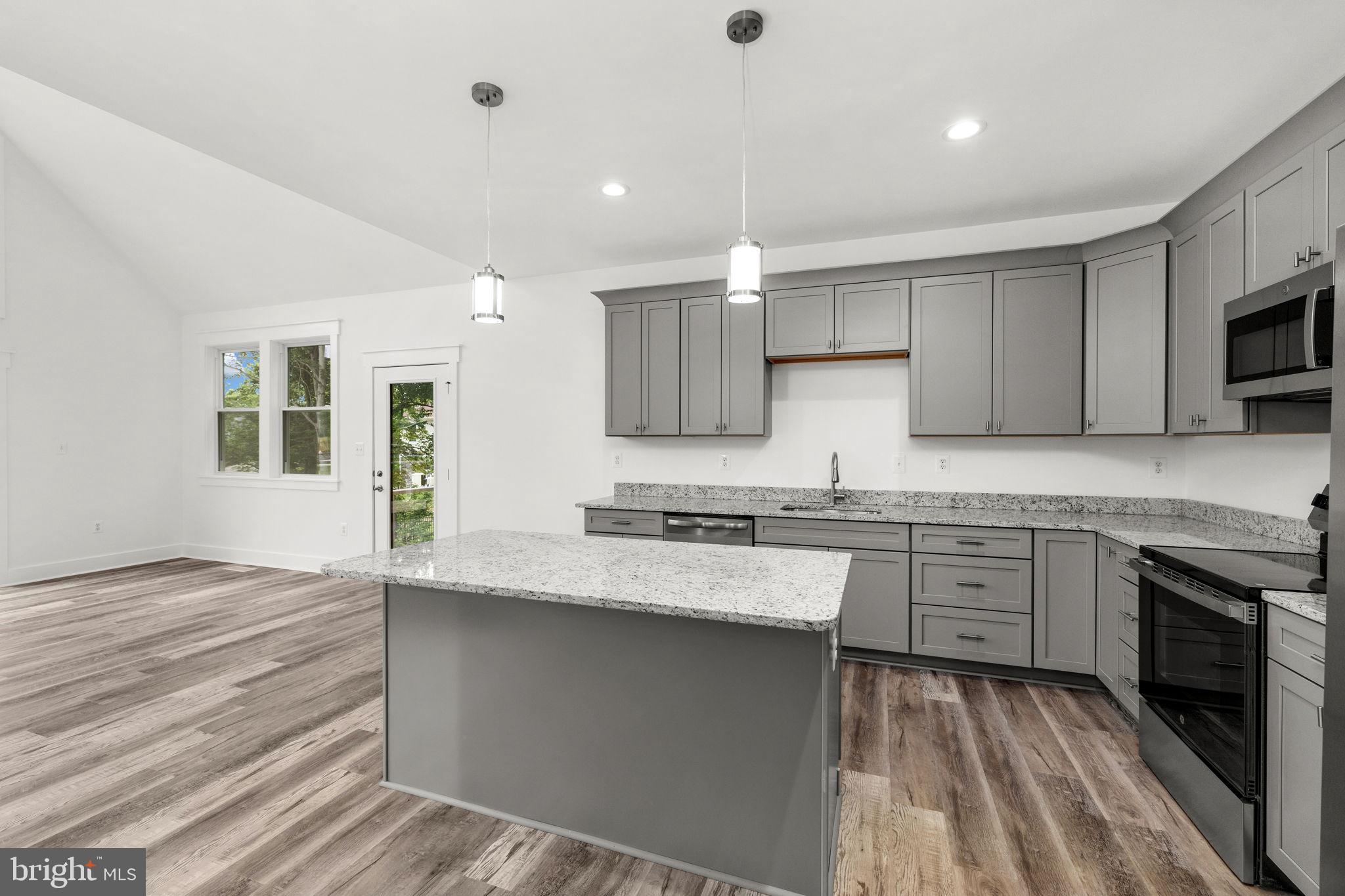 ELK CREEK LANDING - Residential