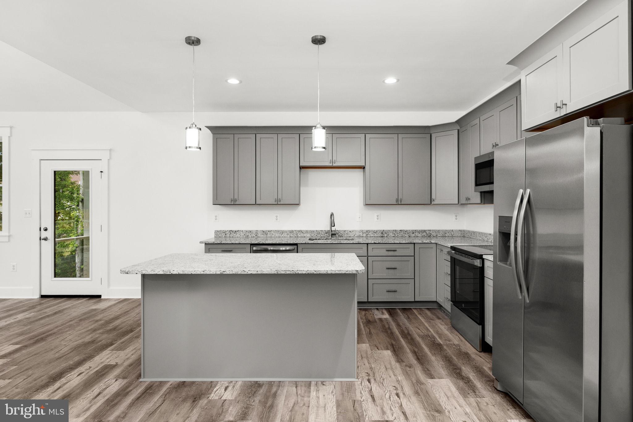 ELK CREEK LANDING - Residential