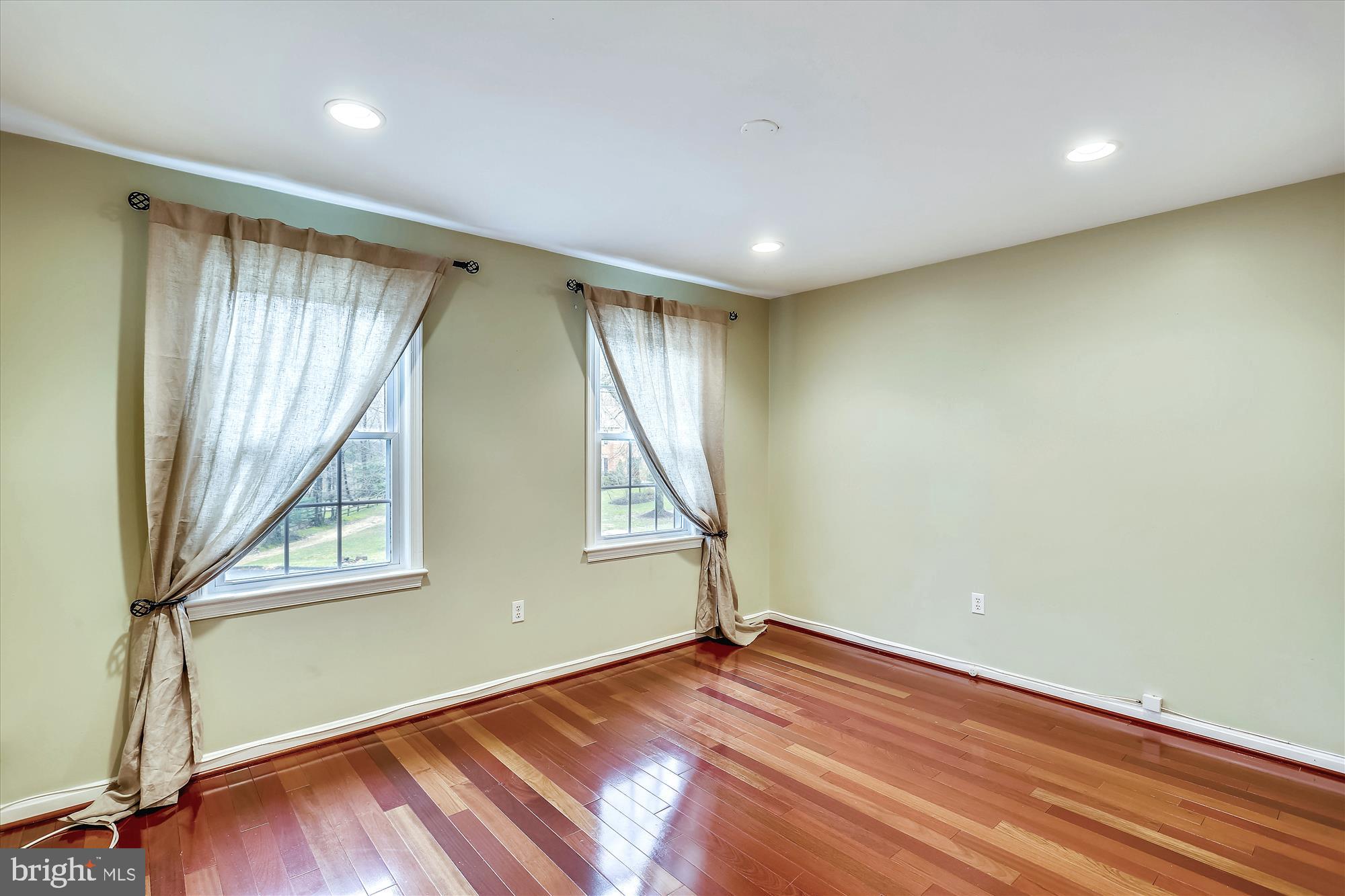 WILLOWBROOK - Residential Lease