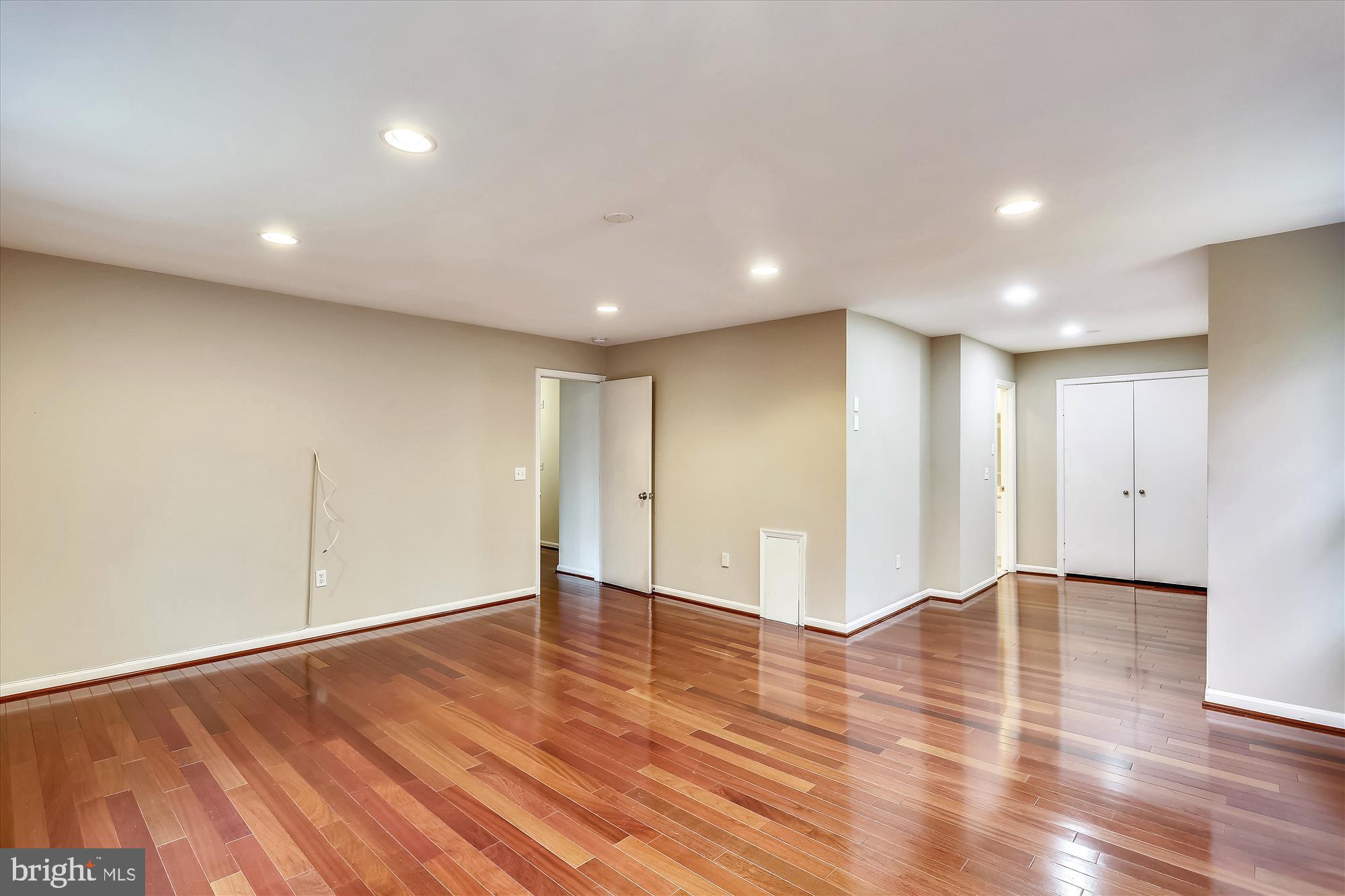 WILLOWBROOK - Residential Lease