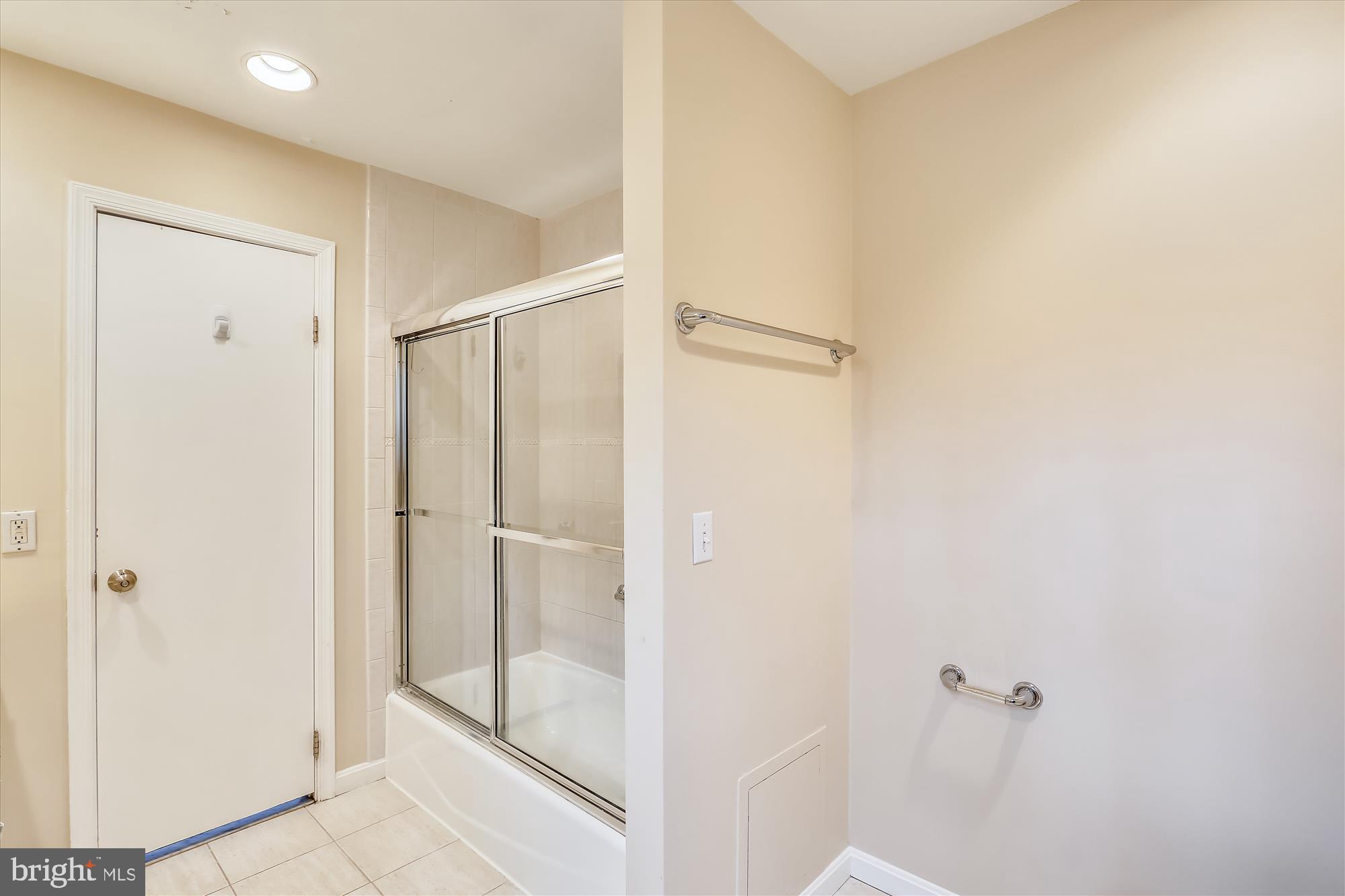 WILLOWBROOK - Residential Lease