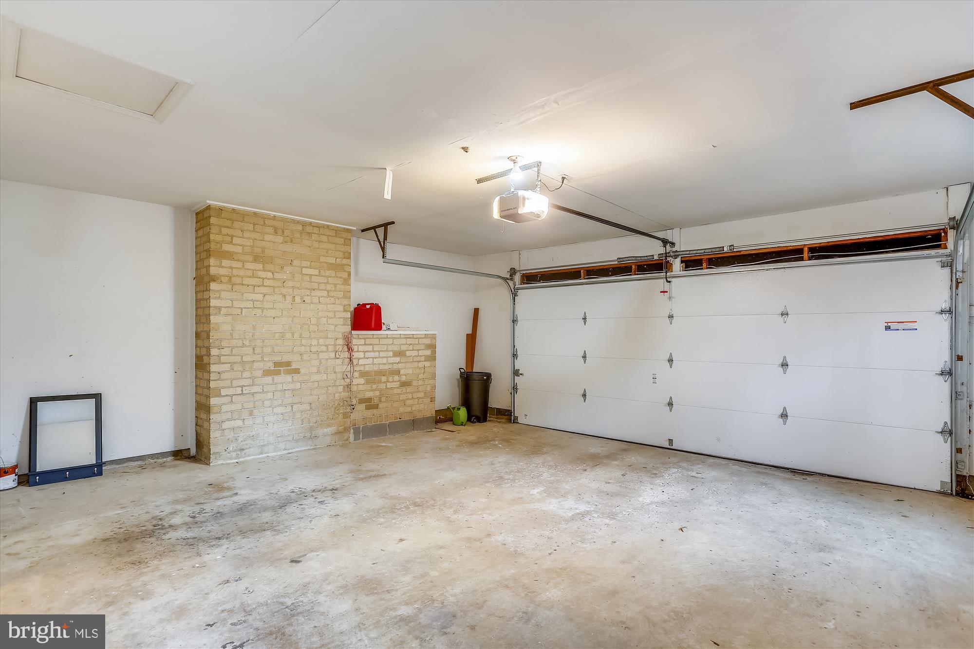 WILLOWBROOK - Residential Lease