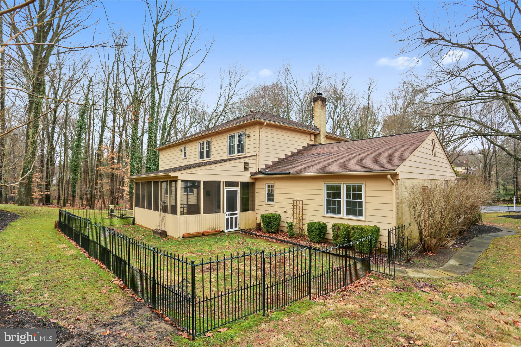 WILLOWBROOK - Residential Lease