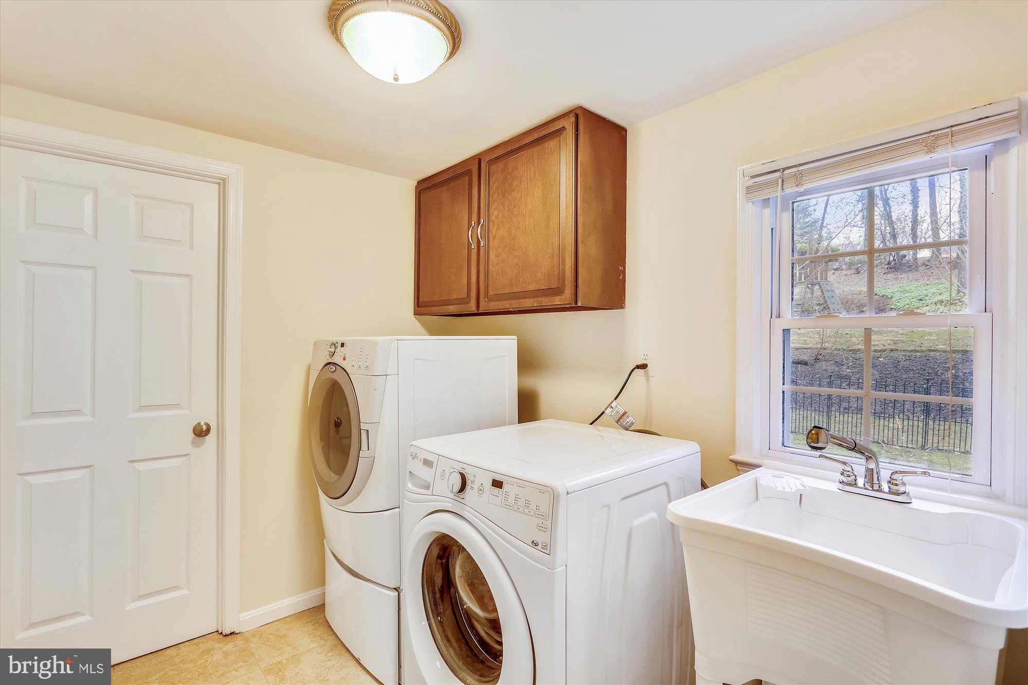 WILLOWBROOK - Residential Lease