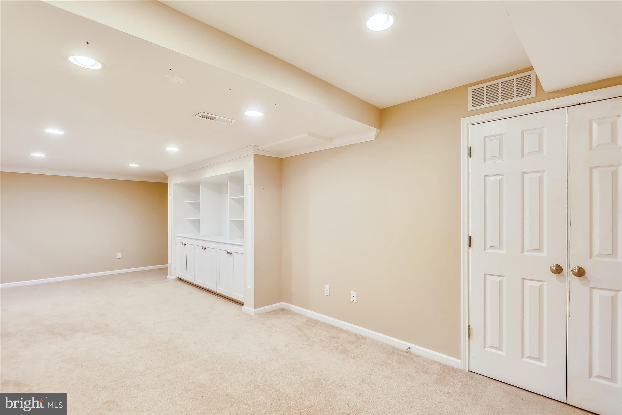 WILLOWBROOK - Residential Lease