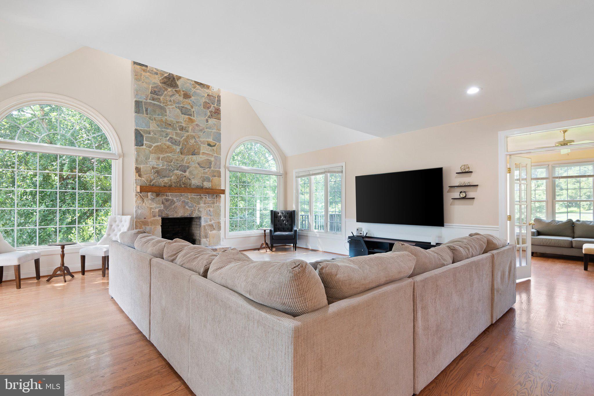 2 N PHEASANTS RIDGE N