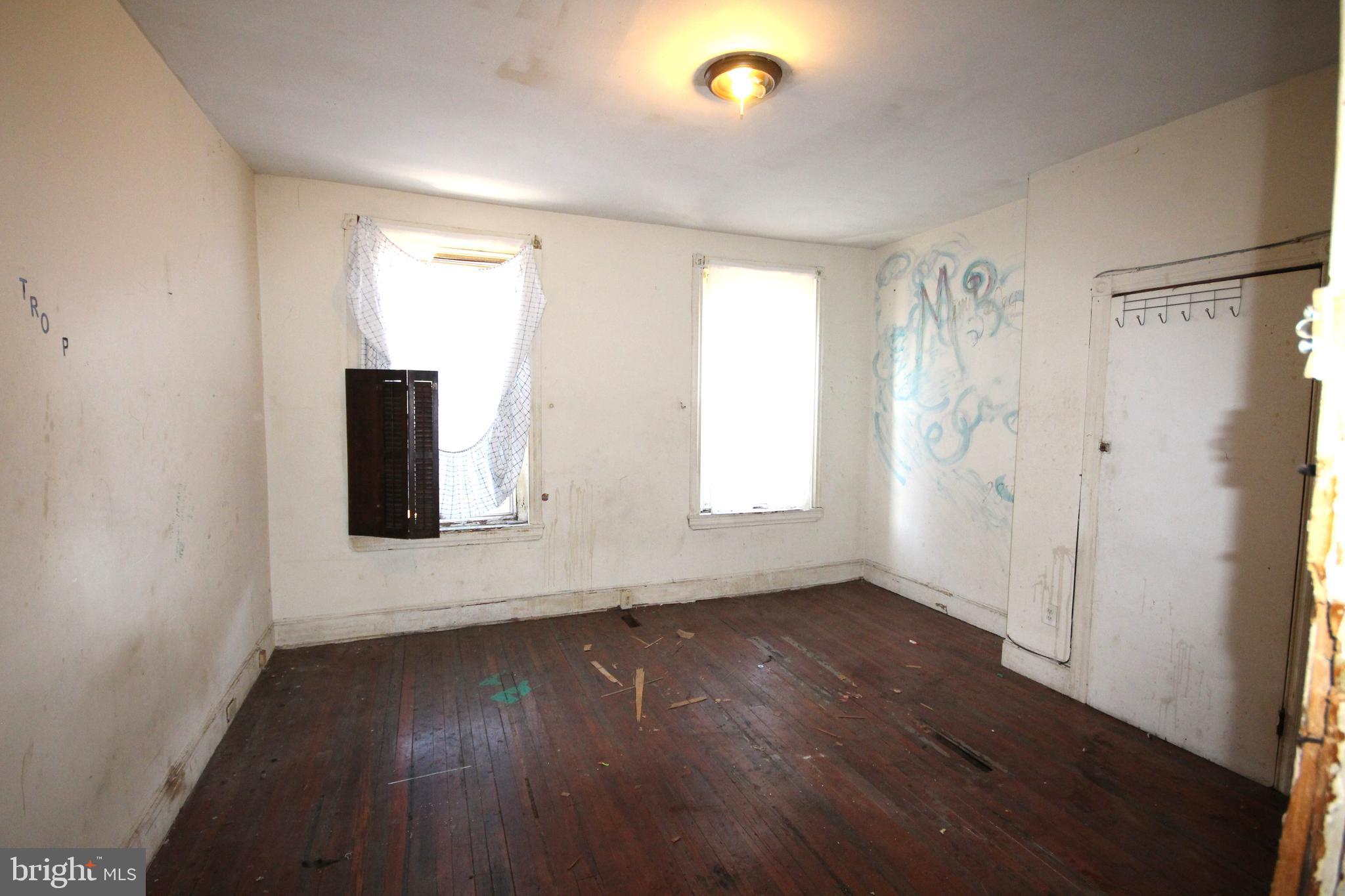 BELMONT - Residential