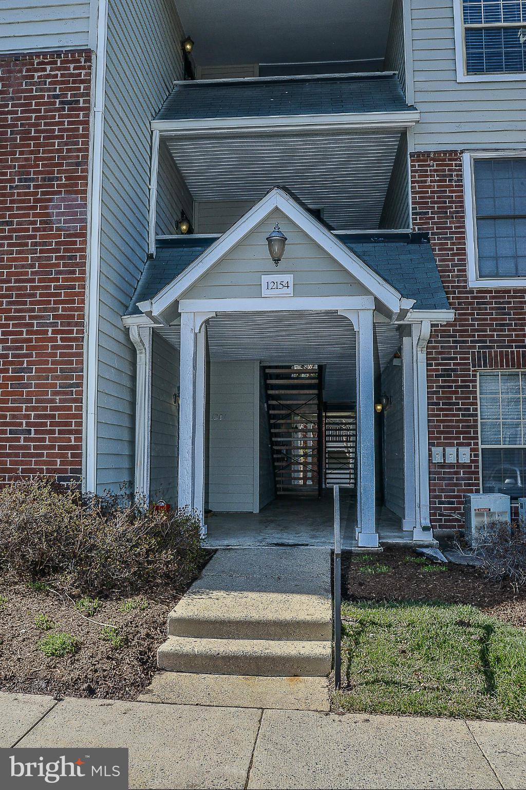 PENDERBROOK SQUARE CONDOMINIUMS - Residential