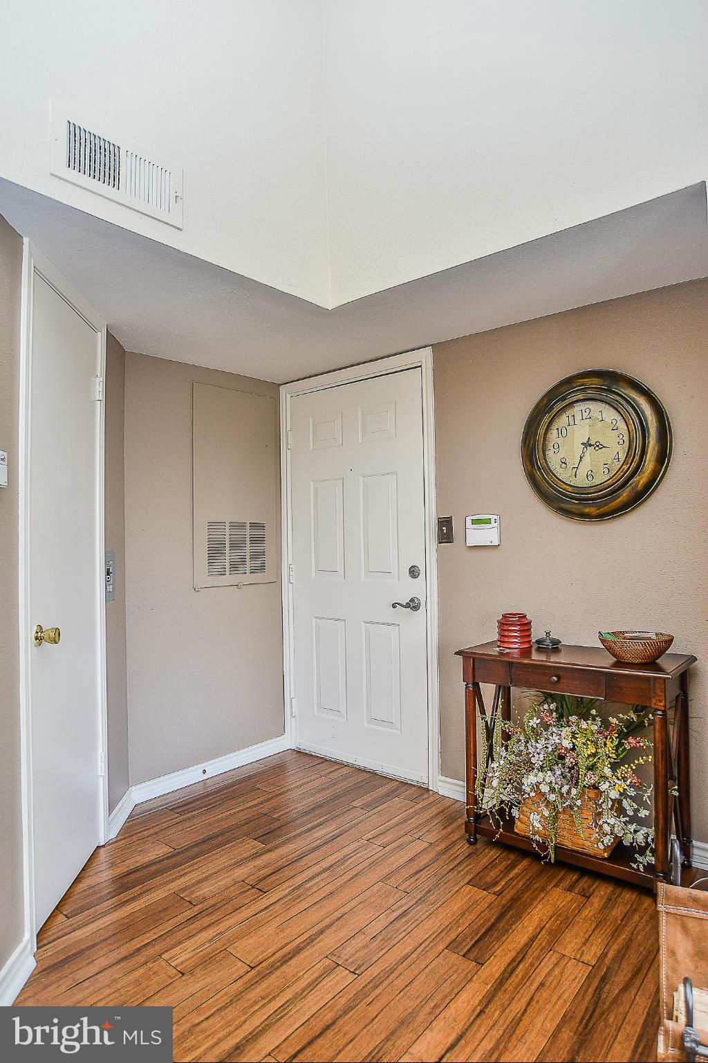 PENDERBROOK SQUARE CONDOMINIUMS - Residential