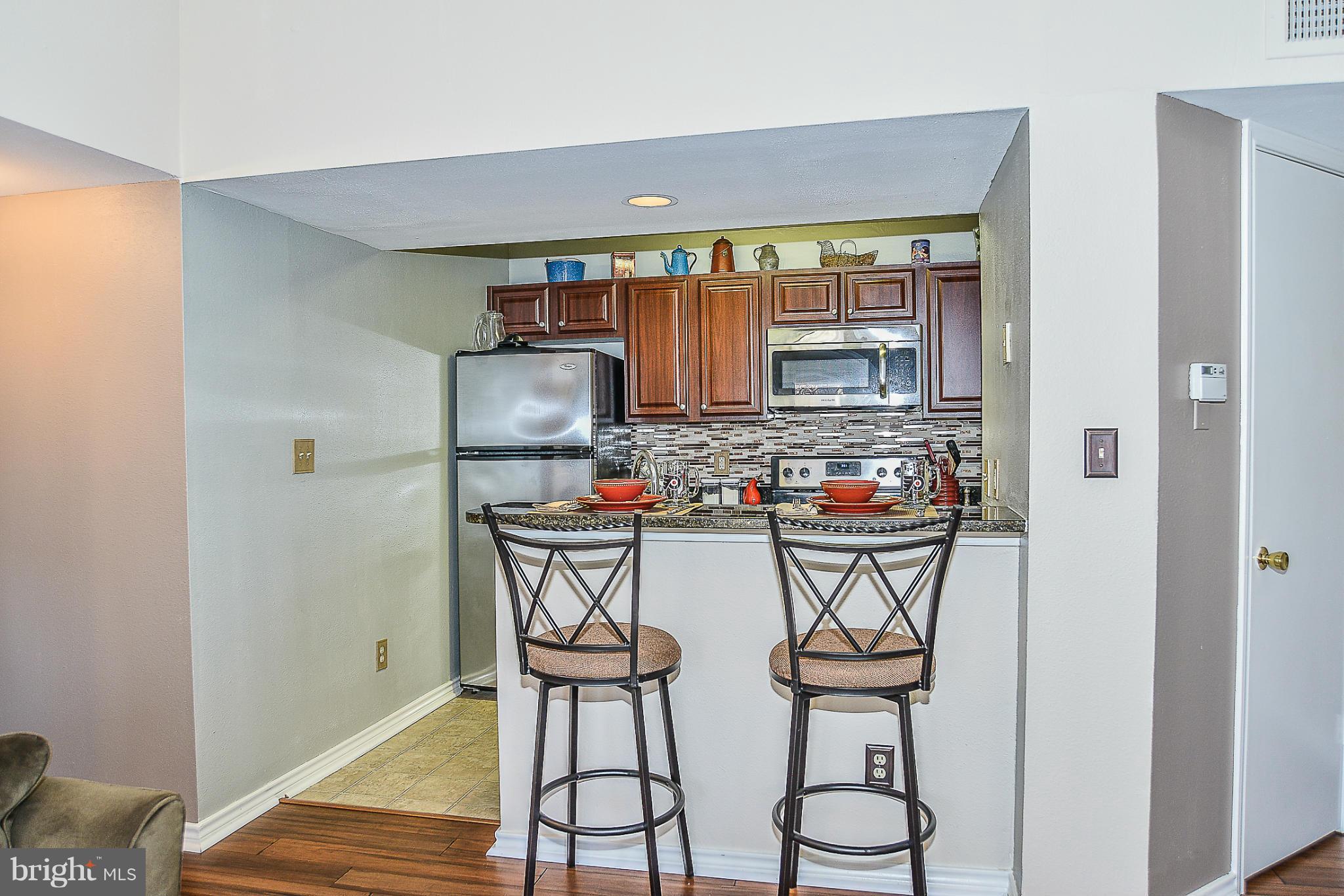 PENDERBROOK SQUARE CONDOMINIUMS - Residential