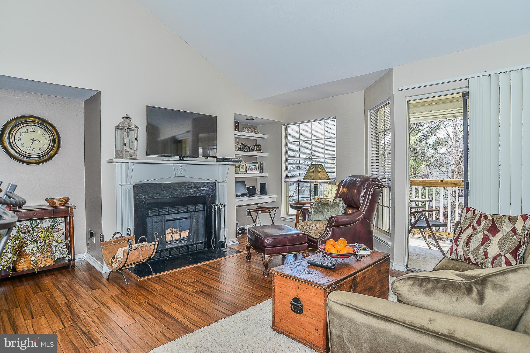 PENDERBROOK SQUARE CONDOMINIUMS - Residential