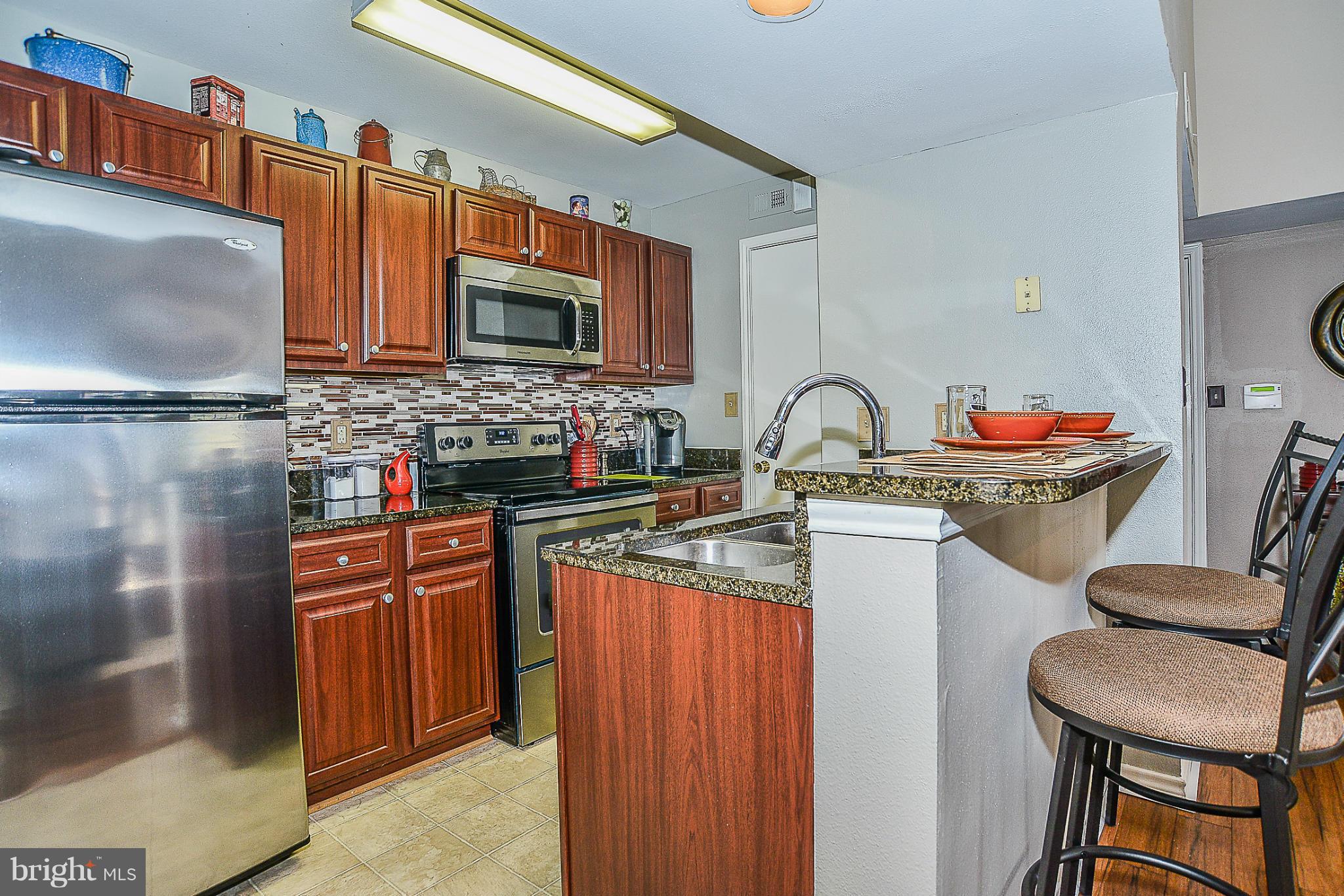 PENDERBROOK SQUARE CONDOMINIUMS - Residential