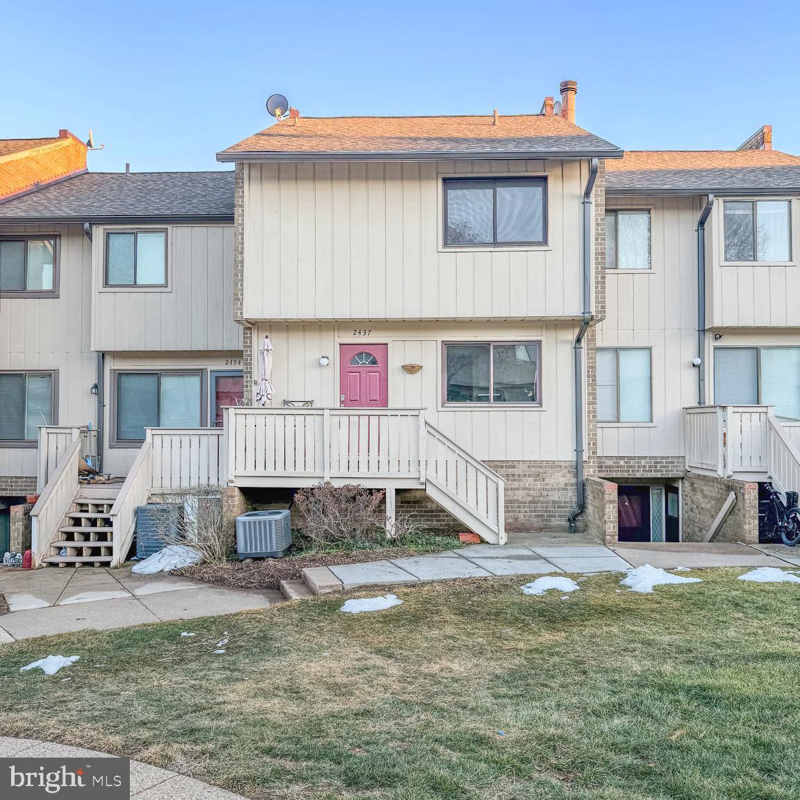 MOSBYS LANDING - Residential