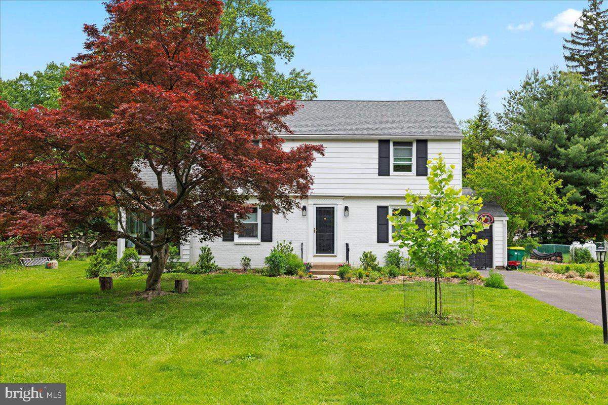 MAKEFIELD MANOR - Residential
