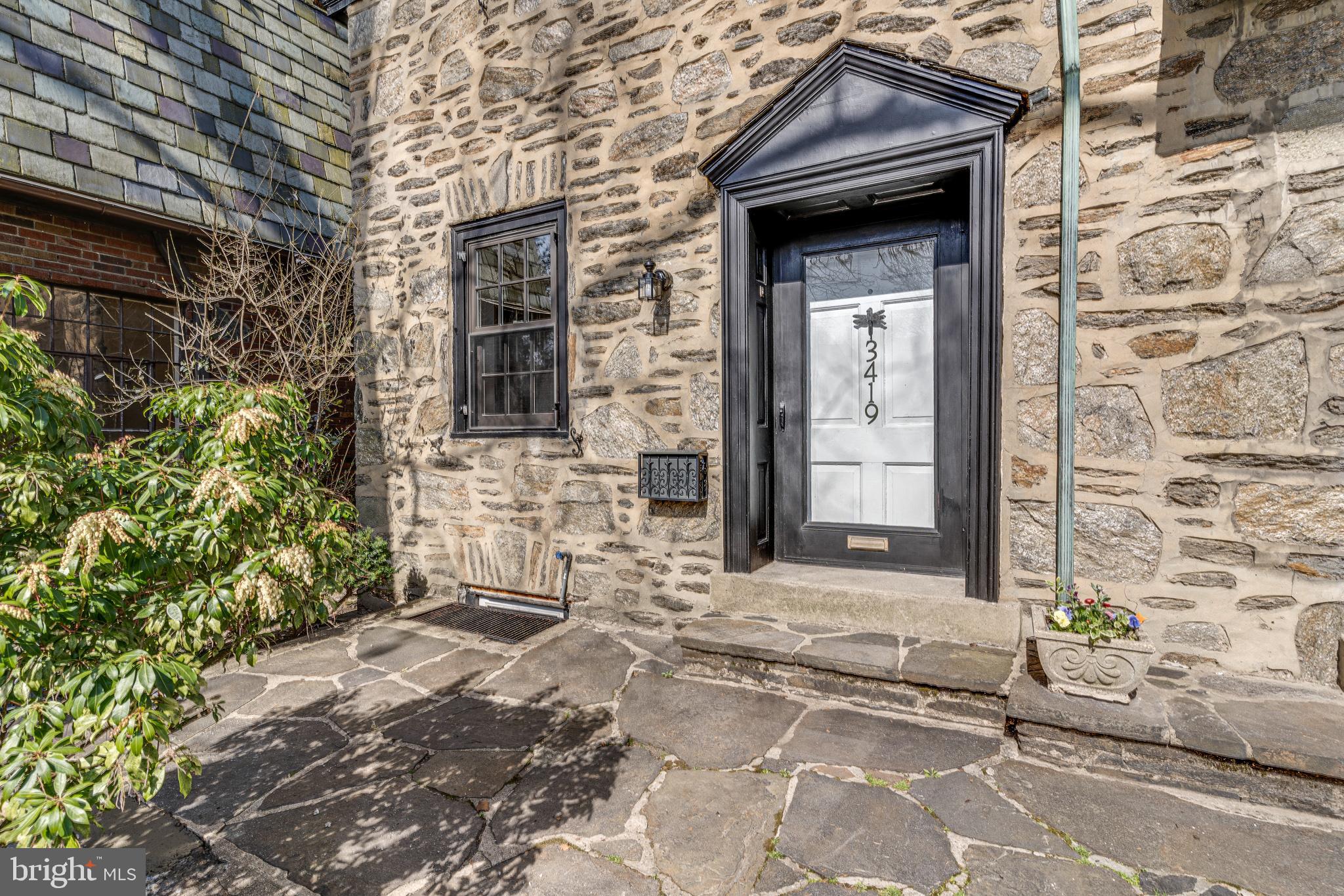 EAST FALLS - Residential