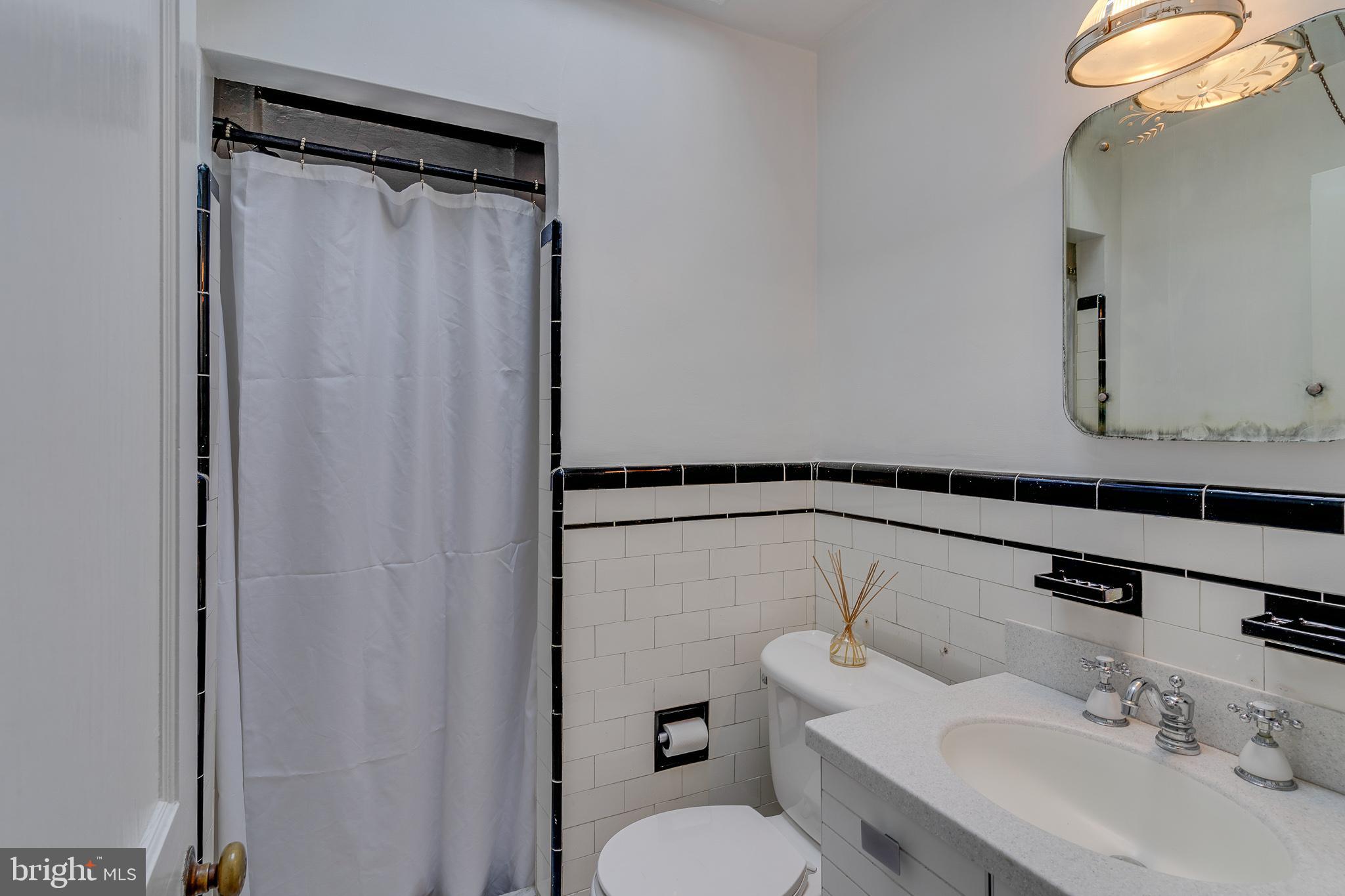 EAST FALLS - Residential