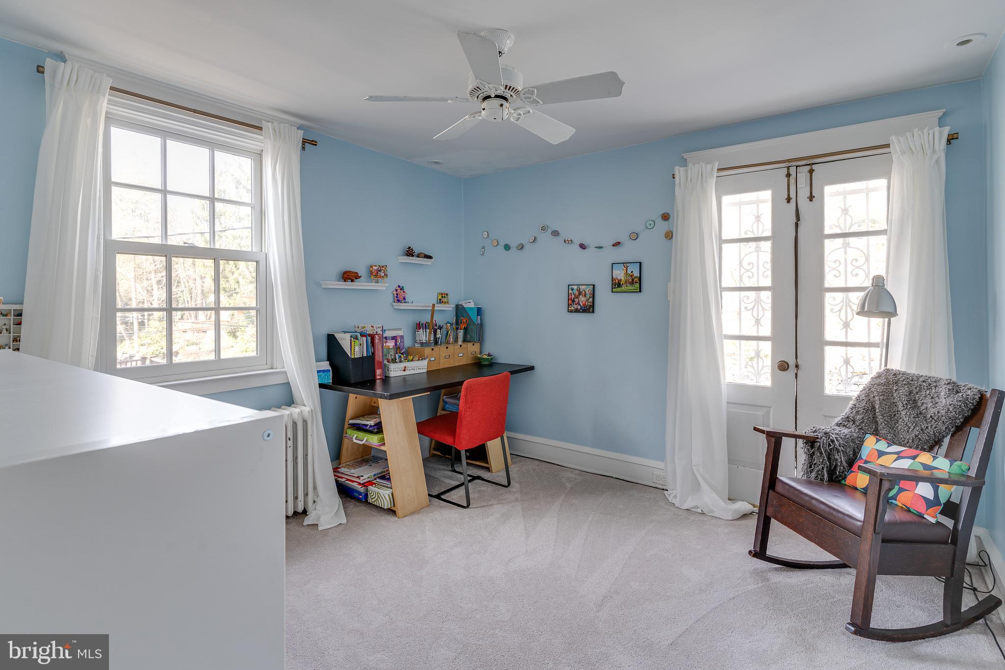 EAST FALLS - Residential