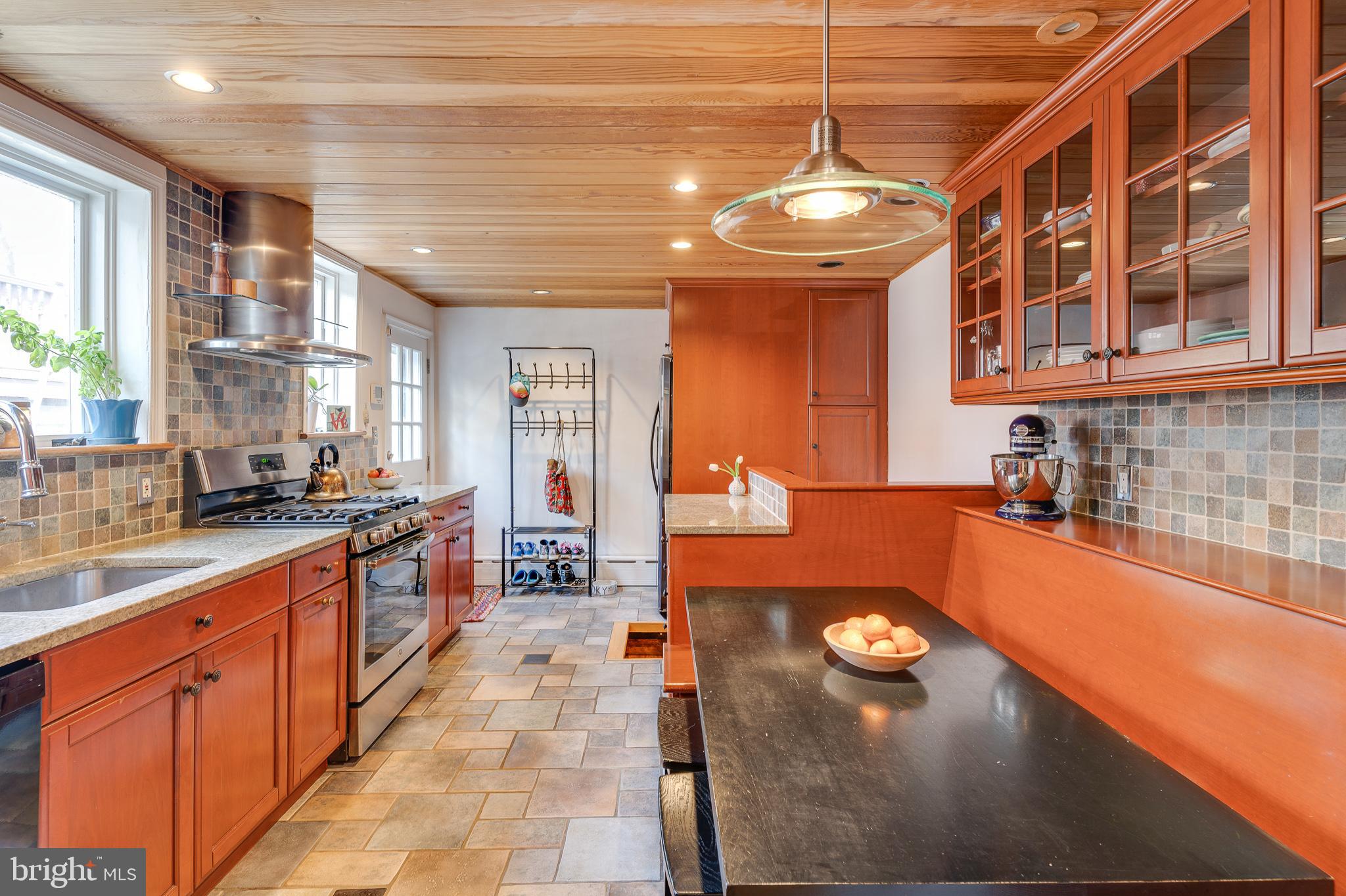 EAST FALLS - Residential