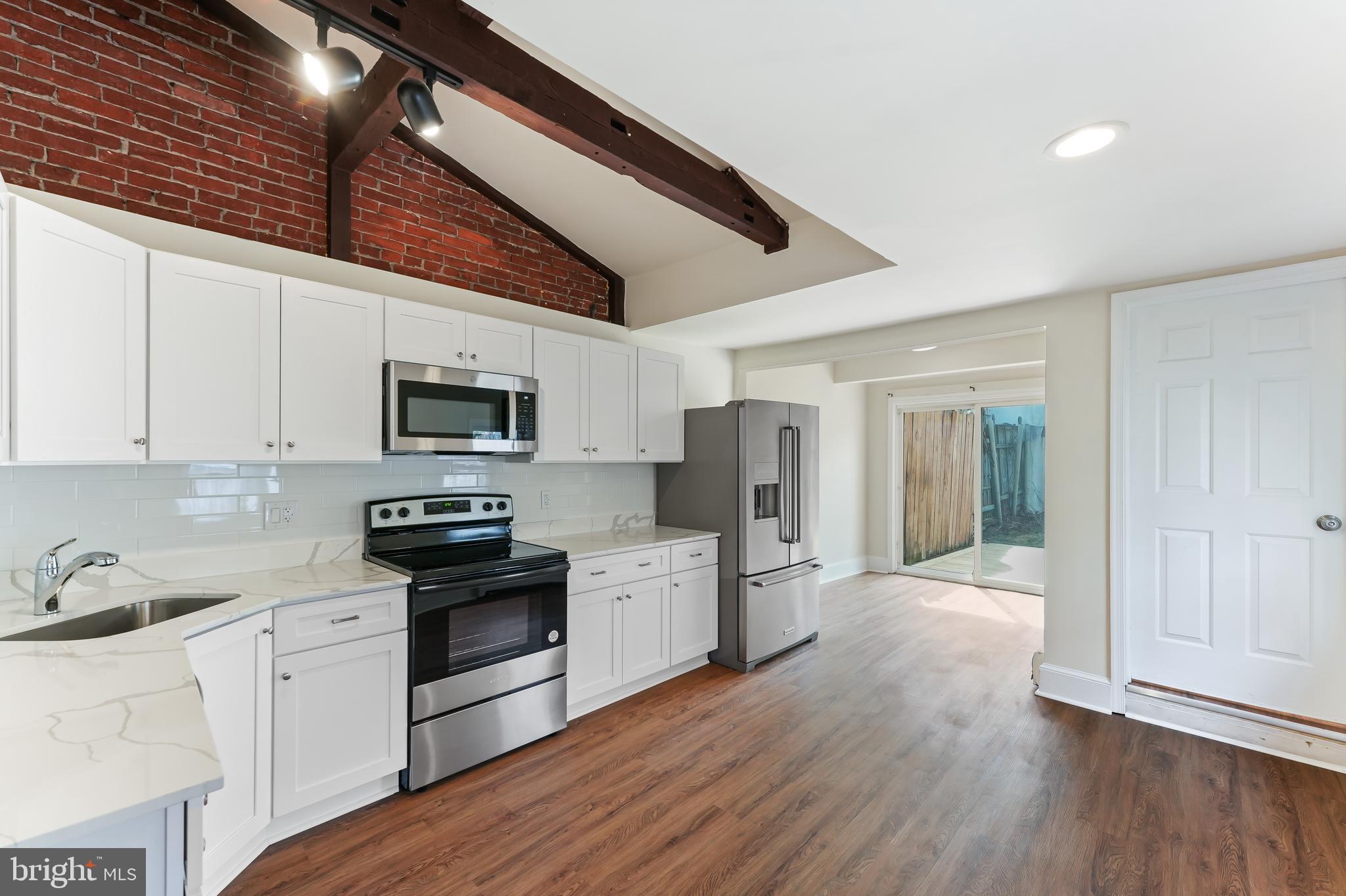 230 S WALNUT STREET 1