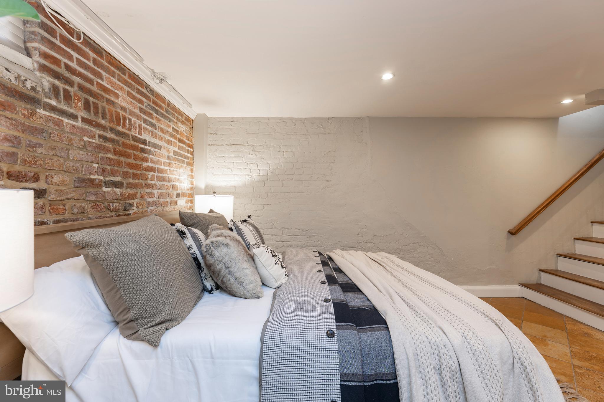 GOLDFARBS - Residential