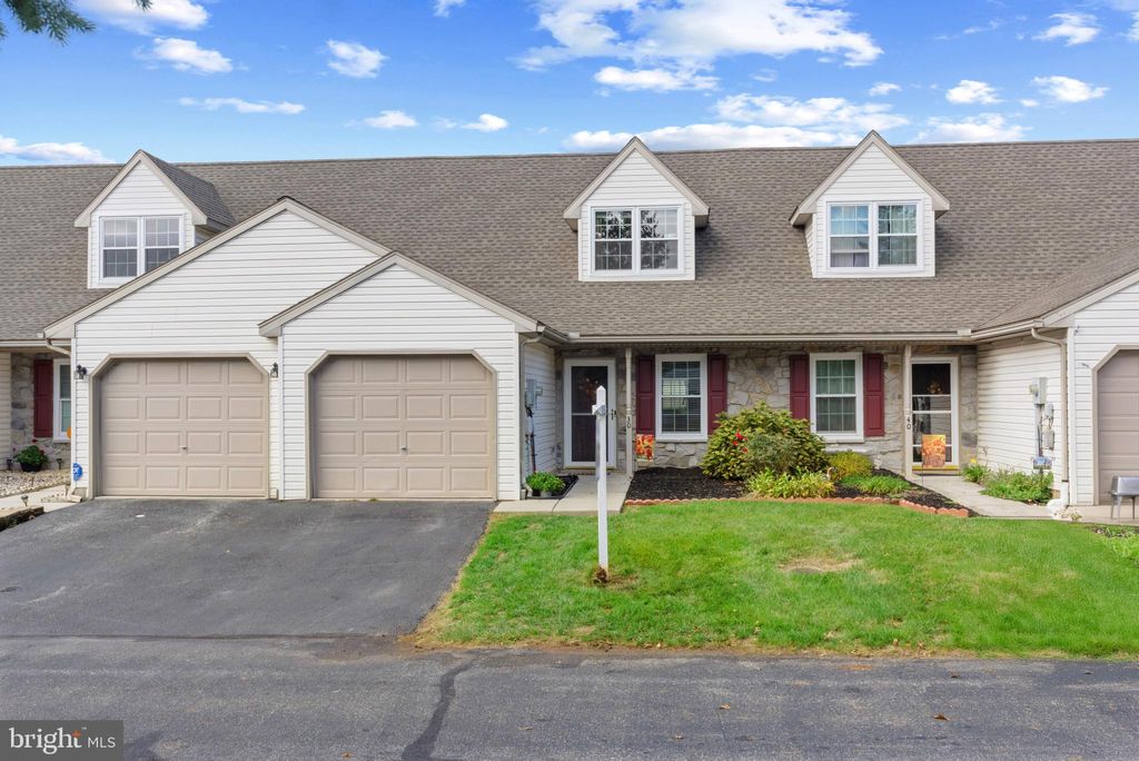 Photo of 30 Sedum Court, MANCHESTER, PA 17345 (MLS # PAYK2091276)