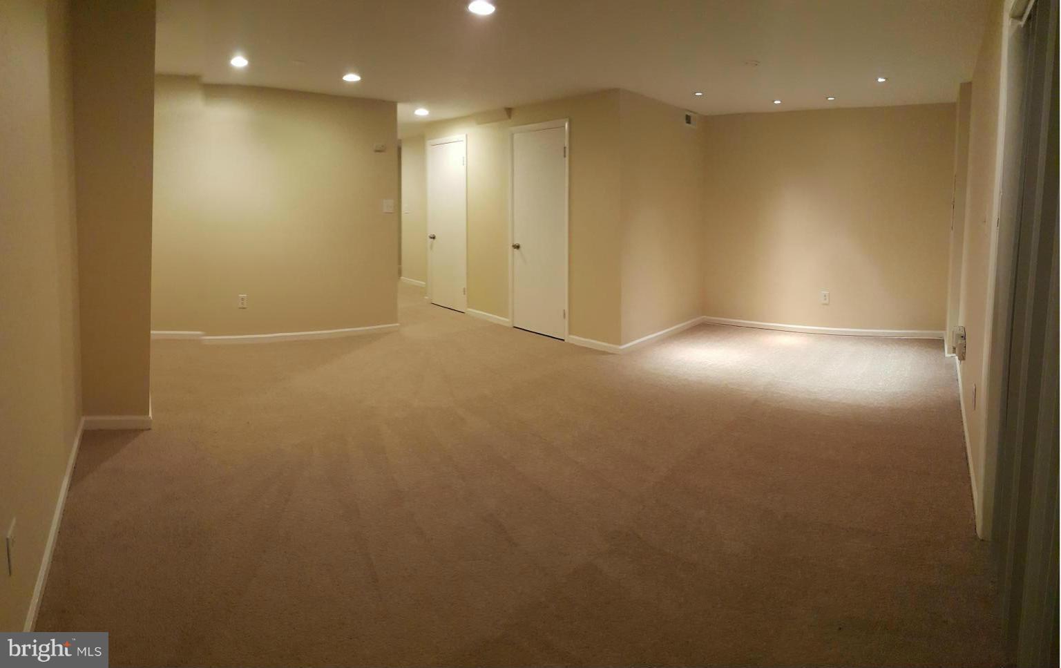 SNOWDEN OAKS - Residential