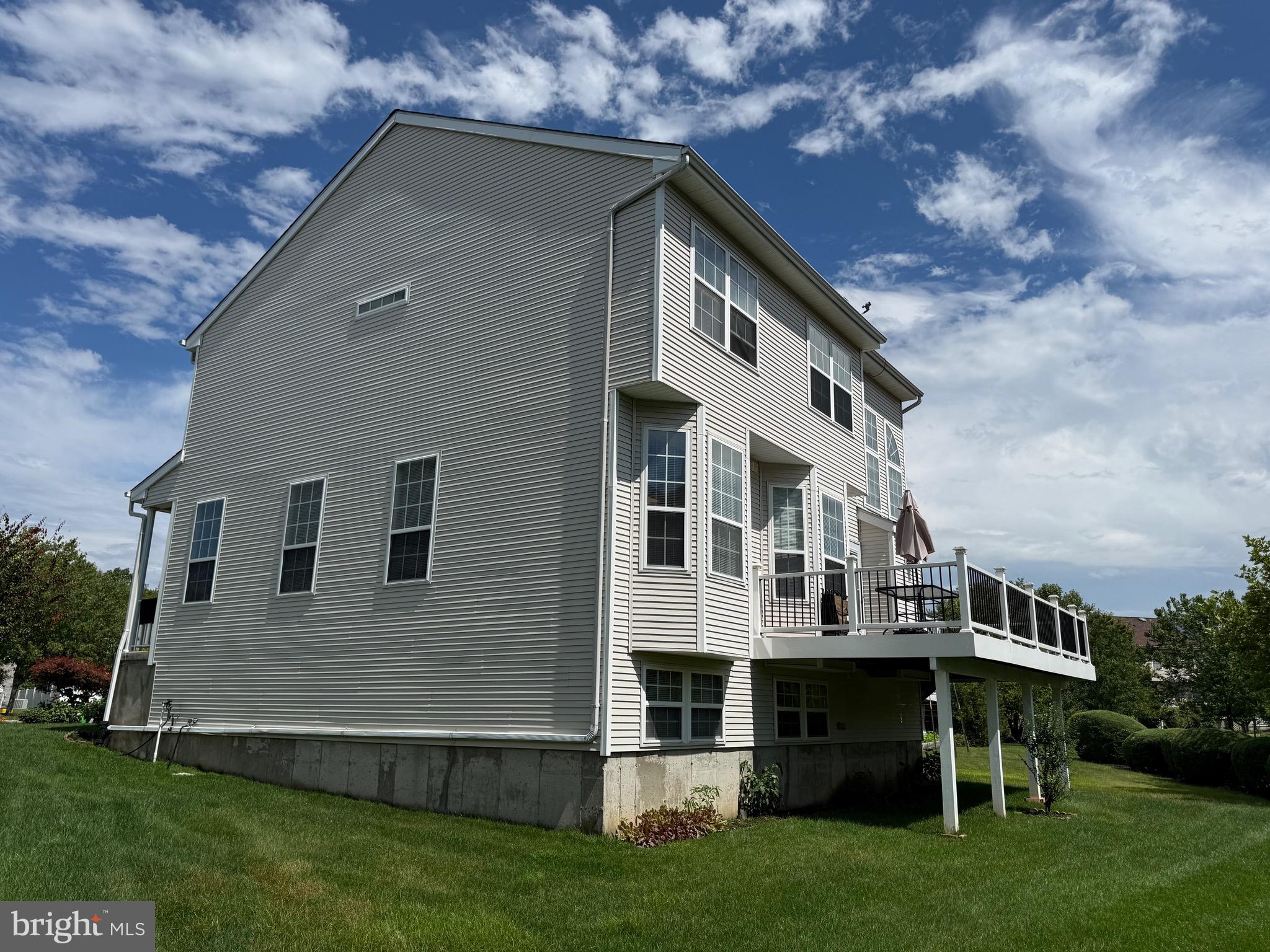 115 FOUNTAYNE LANE