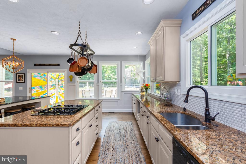 BARRINGTON WOODS - Residential