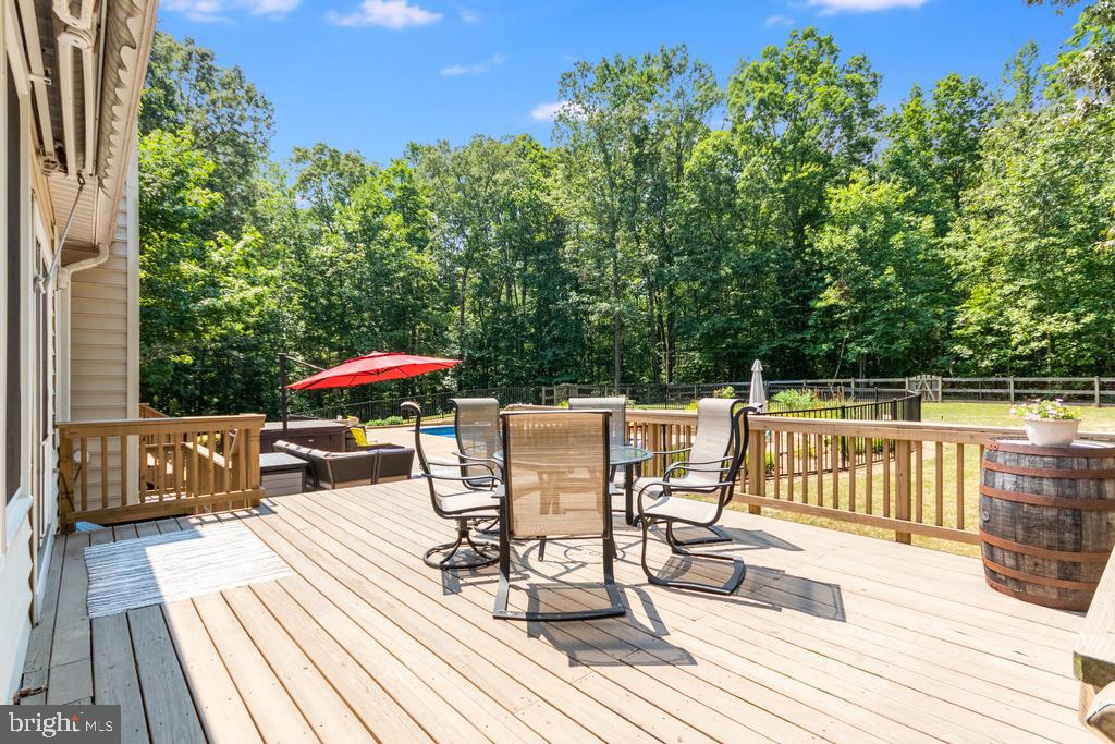 BARRINGTON WOODS - Residential