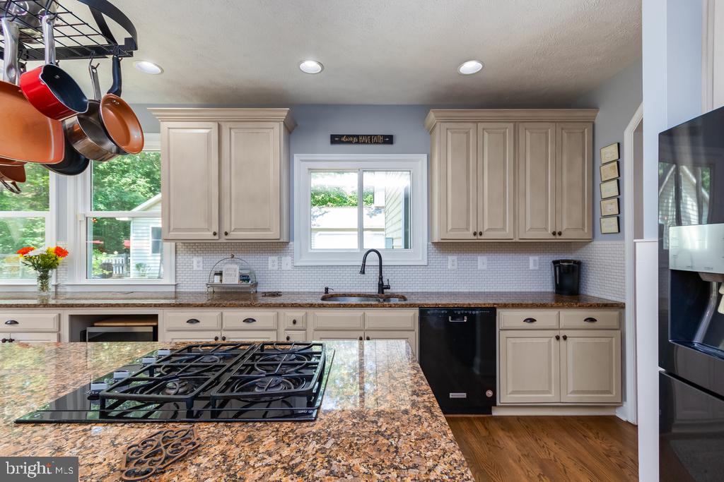 BARRINGTON WOODS - Residential