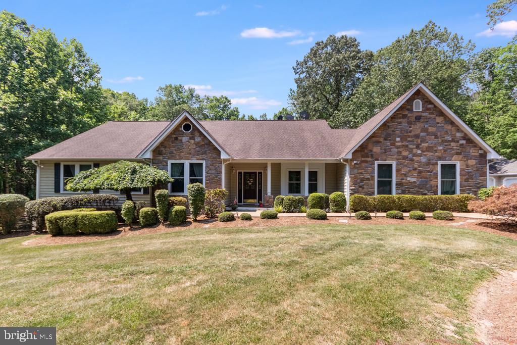 BARRINGTON WOODS - Residential