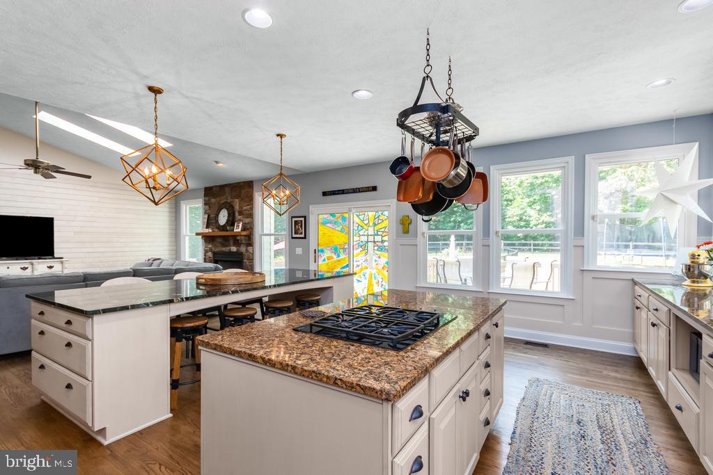 BARRINGTON WOODS - Residential