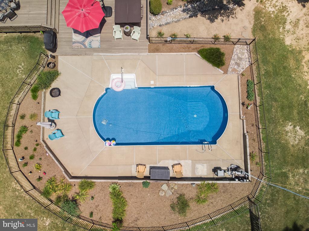 BARRINGTON WOODS - Residential