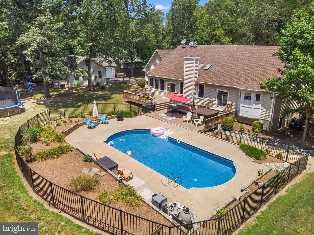 BARRINGTON WOODS - Residential