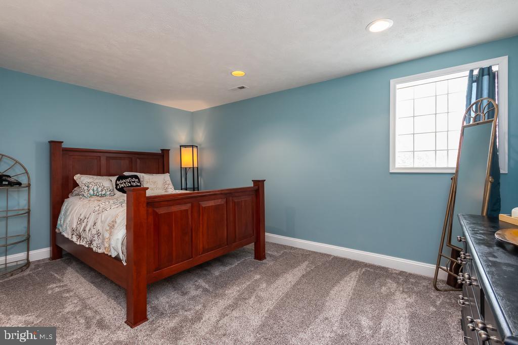 BARRINGTON WOODS - Residential