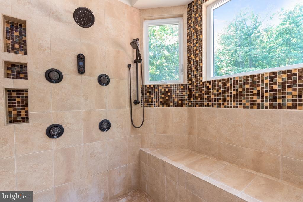 BARRINGTON WOODS - Residential