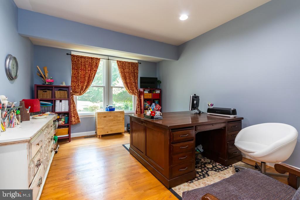 BARRINGTON WOODS - Residential