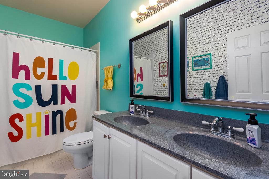 BARRINGTON WOODS - Residential