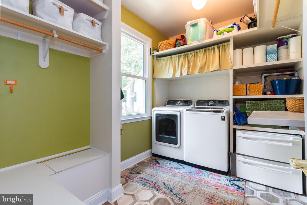 BARRINGTON WOODS - Residential