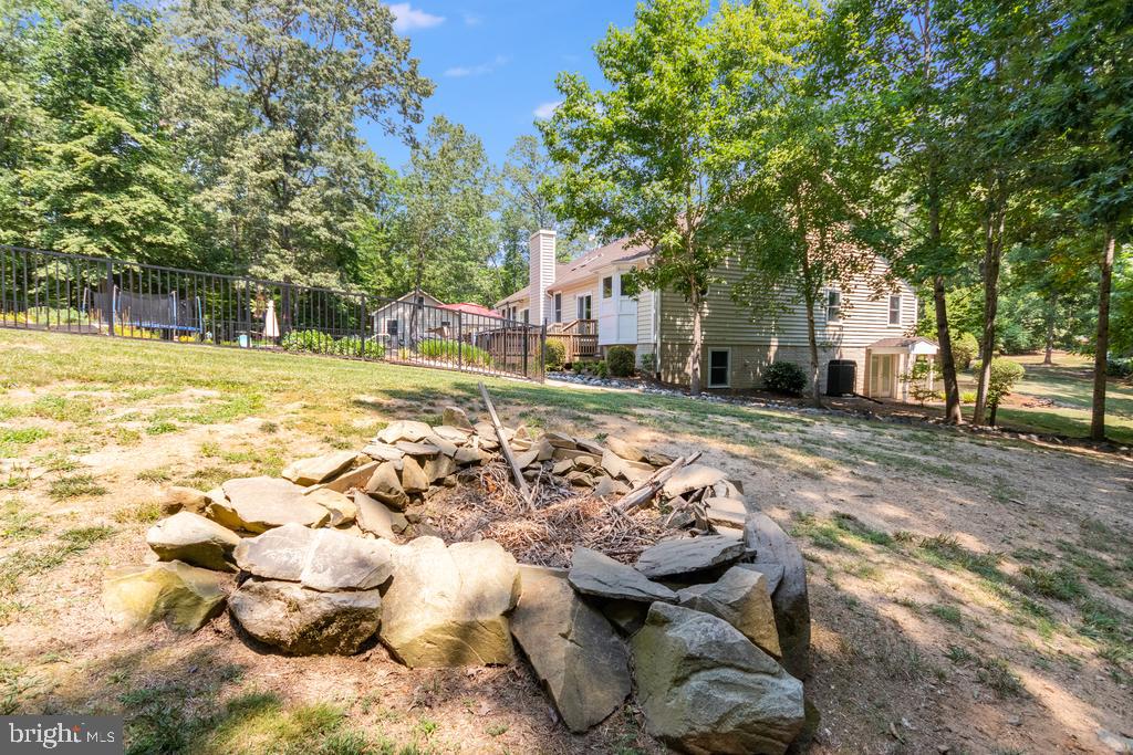 BARRINGTON WOODS - Residential