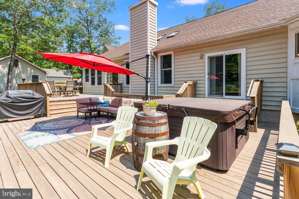 BARRINGTON WOODS - Residential