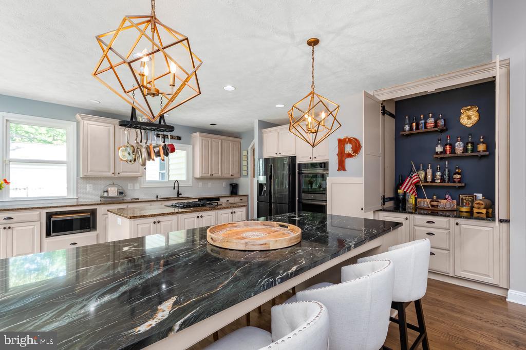 BARRINGTON WOODS - Residential