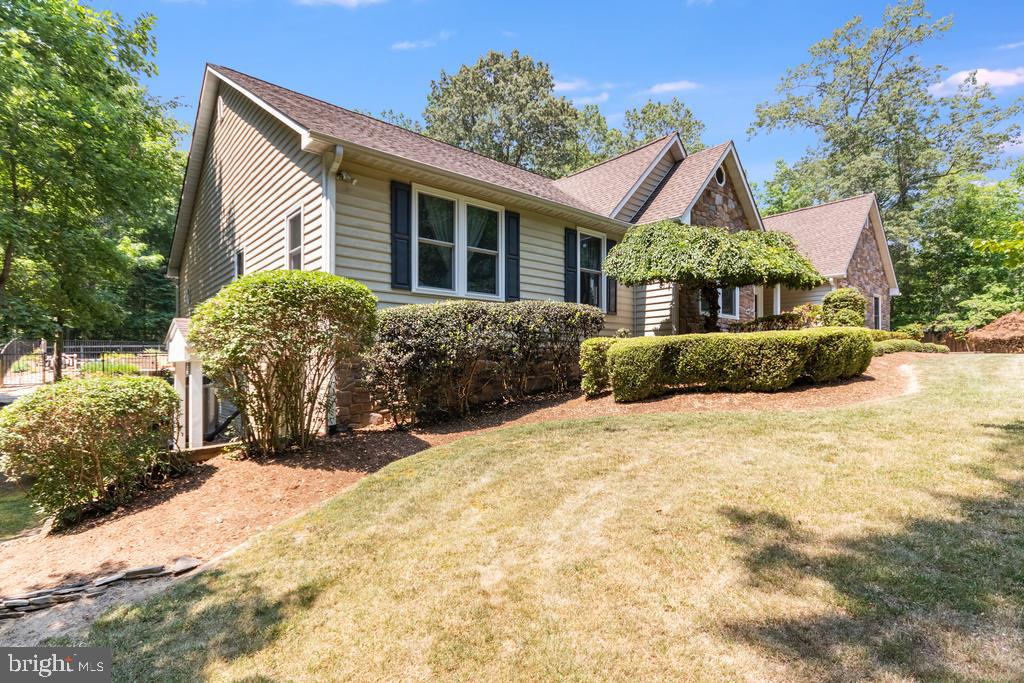 BARRINGTON WOODS - Residential