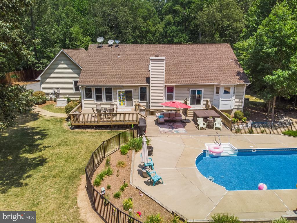 BARRINGTON WOODS - Residential