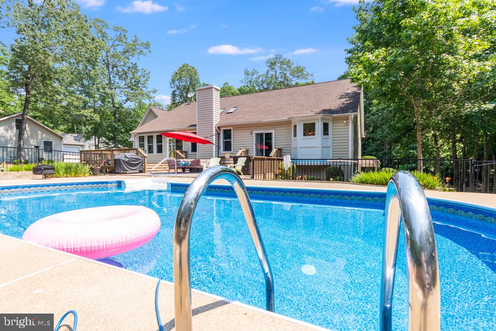 BARRINGTON WOODS - Residential