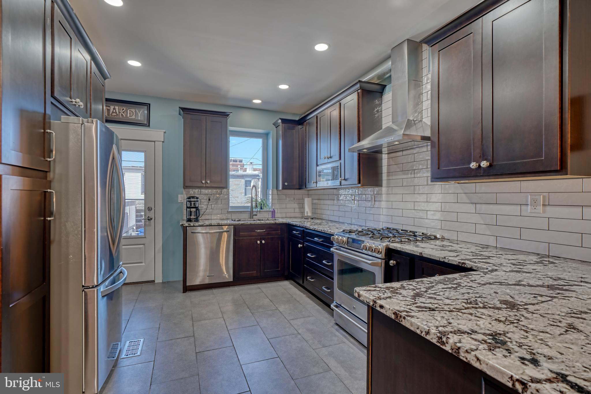 HIGHLANDTOWN - Residential