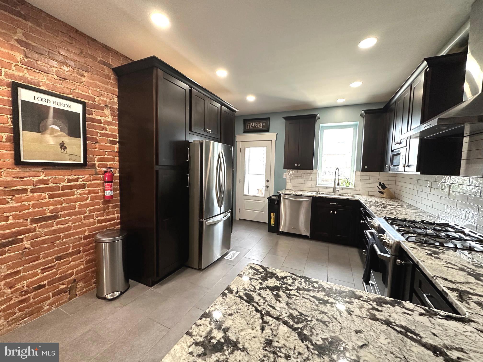 HIGHLANDTOWN - Residential