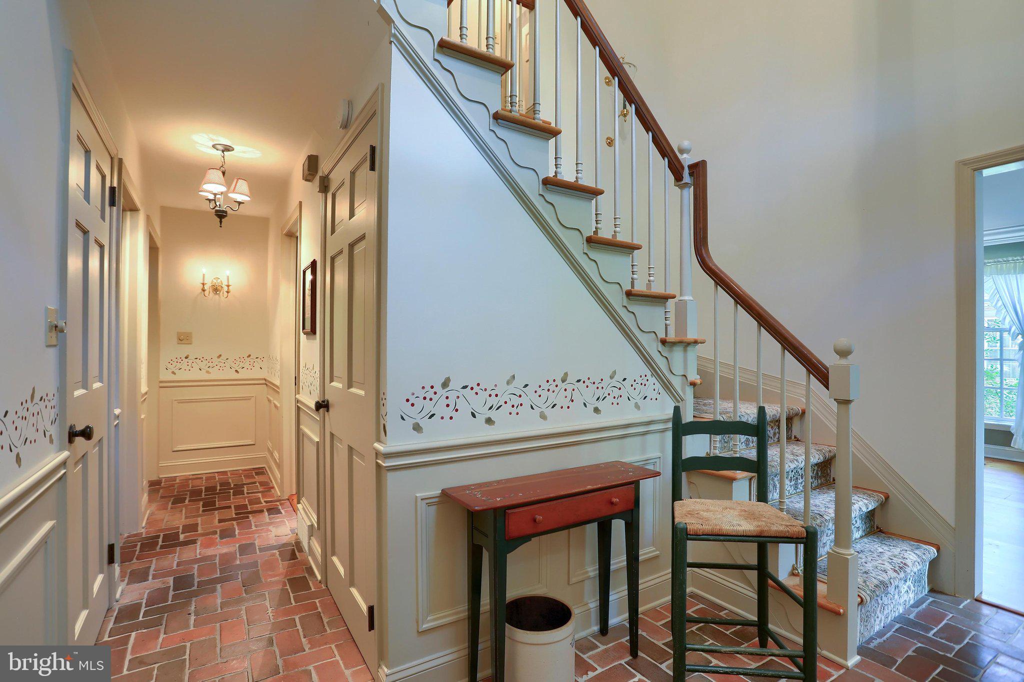 6105 WESTOVER DRIVE